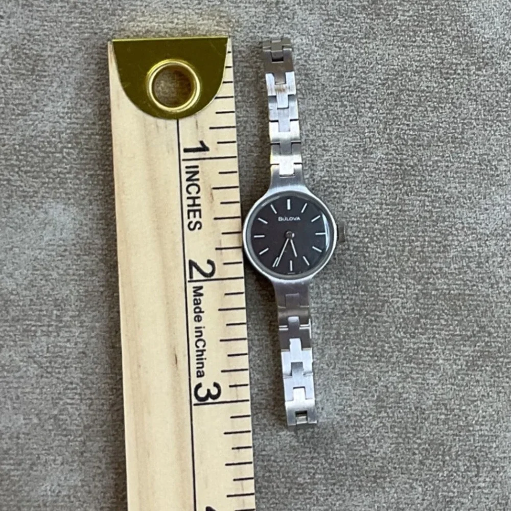 Vintage Bulova Women Watch Black Dial Silver Tone Manual Wind 1972 N2 Swiss Made